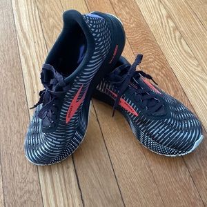 Brooks Hyperion Tempo lightweight running sneakers; size: 7